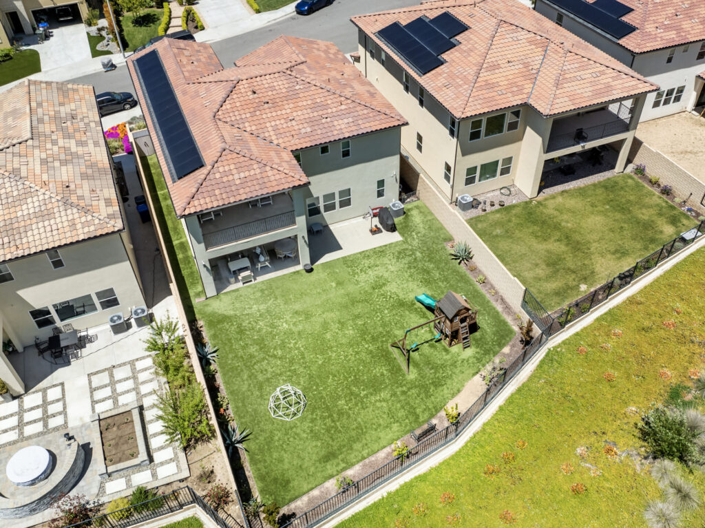 community of Santa Clarita