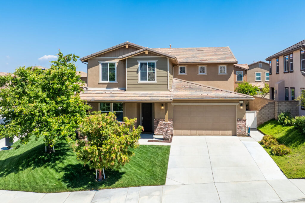 house for sale in Santa Clarita