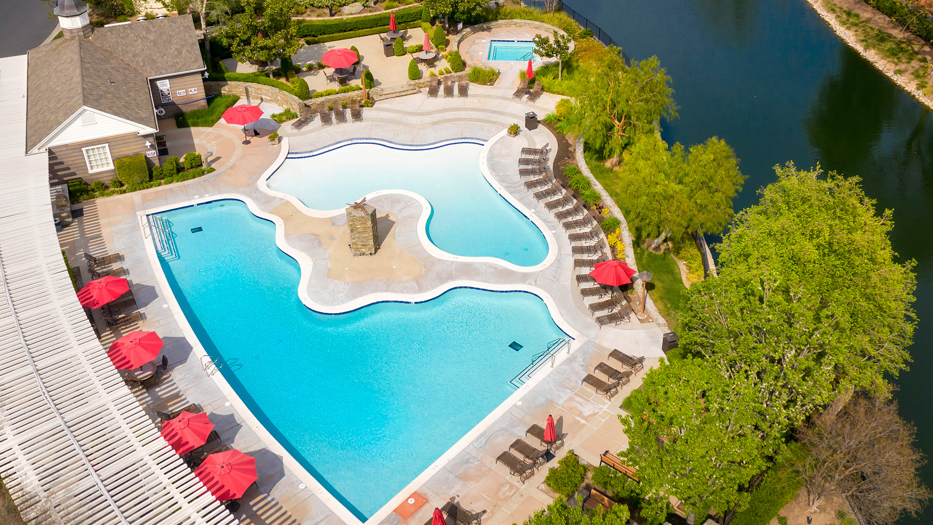 Community-Bridgeport-Pool